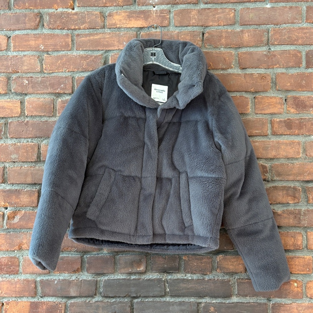 Grey A&F faux fur mini puffer. Excellent condition!
